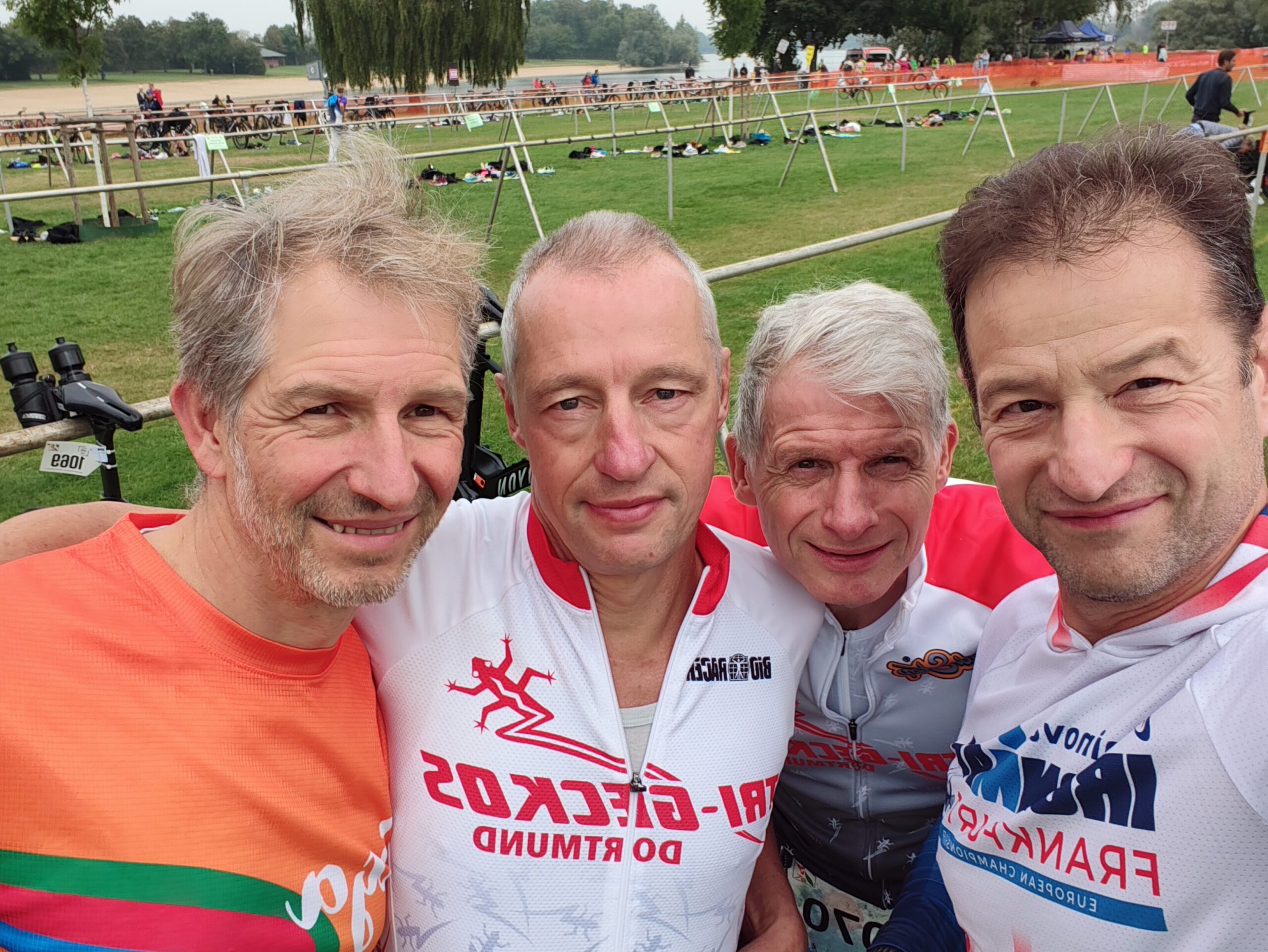 Doppelter Saisonabschluss: Masters in Wesel in den Top Ten, Senioren in Ratingen auf dem Podium